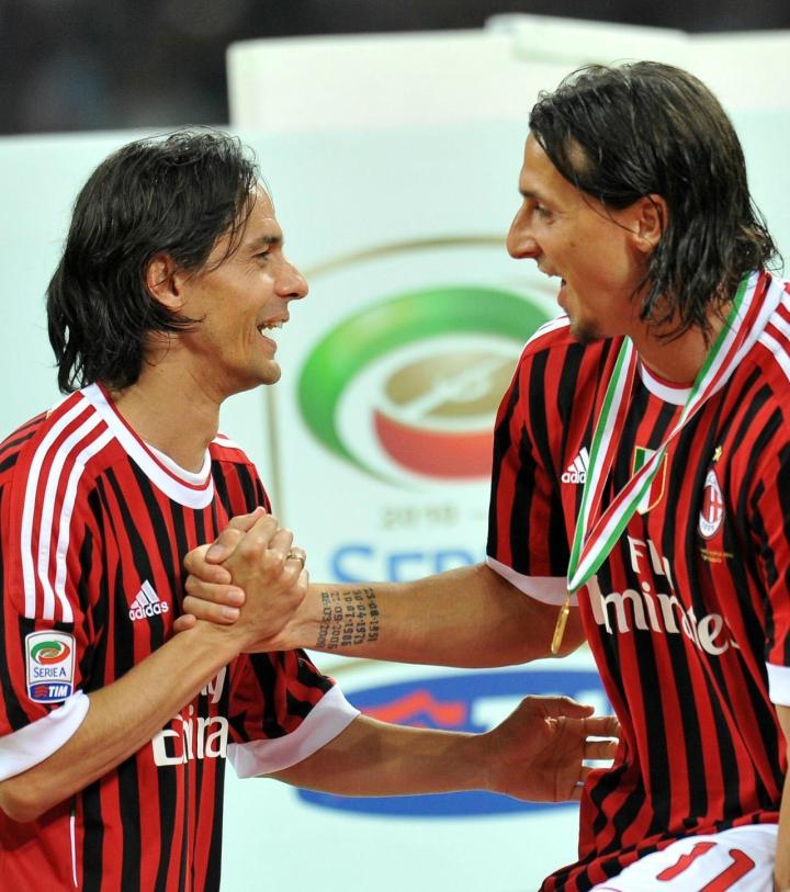 包含AC米兰训练开放日;赛前手感冰凉引欢呼;国王杯在即;临场指挥获称赞的词条 包含AC米兰训练开放日;赛前手感冰凉引欢呼;国王杯在即;临场指挥获称赞的词条