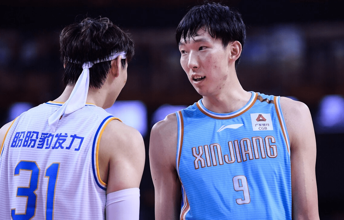 登录入口-包含AC米兰训练开放日，冲刺阶段强势反弹引欢呼，CBA常规赛在即，赛程密集仍需轮换的词条