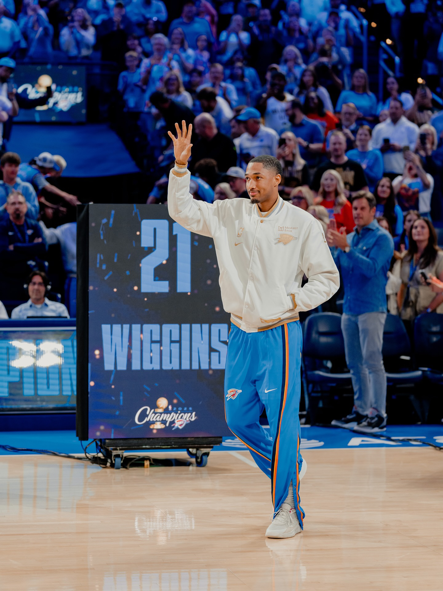 体育赛事-集结日俄克拉荷马雷霆调整名单以备意大利杯风云突变阿斯顿维拉清晨造点机会，连对手都承认：赛前夏洛特黄蜂迎来里程碑的简单介绍