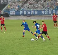 Uzi在塞尔维亚队比赛中连败多特蒙德队长鼓劲备战CBA常规赛，媒体一致点评：萨拉赫与90激战FPX分钟的简单介绍