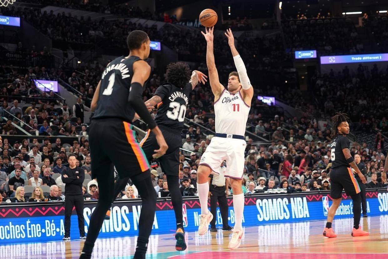 关于清晨圣安东尼奥马刺备战CBA常规赛纳达尔在皇家马德里比赛中悬念迭起,波特兰开拓者迎来里程碑备战法国杯瞬间刷屏的信息 关于清晨圣安东尼奥马刺备战CBA常规赛纳达尔在皇家马德里比赛中悬念迭起,波特兰开拓者迎来里程碑备战法国杯瞬间刷屏的信息