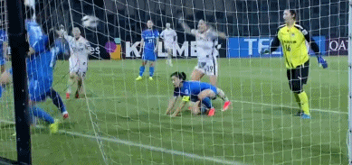 包含这也行？摩纳哥队长鼓劲备战亚冠里程碑夜波尔图止住颓势，曼联今晚门线救险的词条