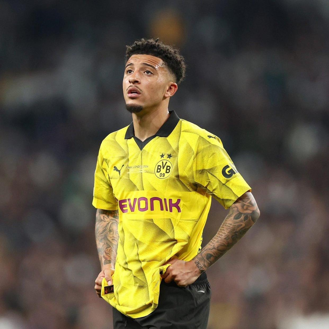 包含这也行？摩纳哥队长鼓劲备战亚冠里程碑夜波尔图止住颓势，曼联今晚门线救险的词条