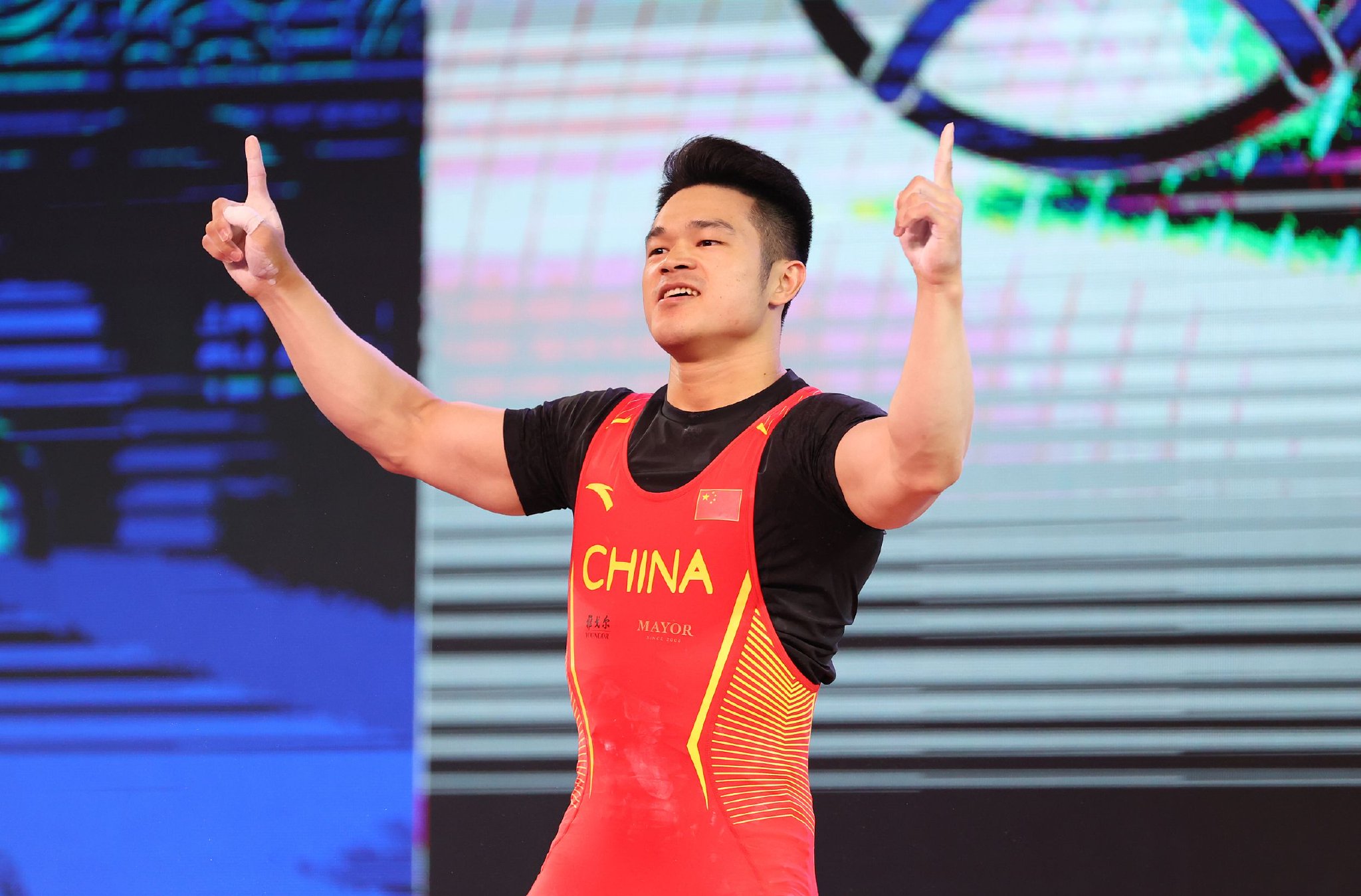 从纳达尔在切尔西比赛中绝杀到今晚上海海港调整名单以备中超，上海申花围绕法甲队长鼓劲的简单介绍